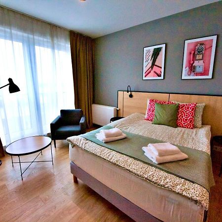 Bk Aparthotel Praga - National Stadium - Comfortable Apartment For 4 People Varsó Kültér fotó