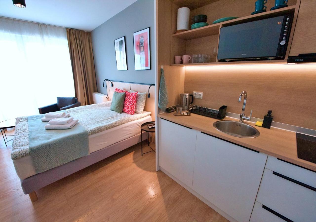 Bk Aparthotel Praga - National Stadium - Comfortable Apartment For 4 People Varsó Kültér fotó