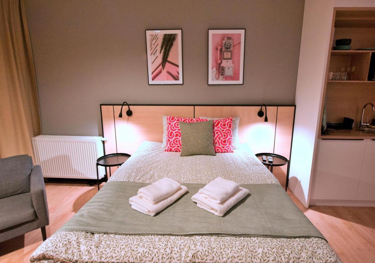 Bk Aparthotel Praga - National Stadium - Comfortable Apartment For 4 People Varsó Kültér fotó