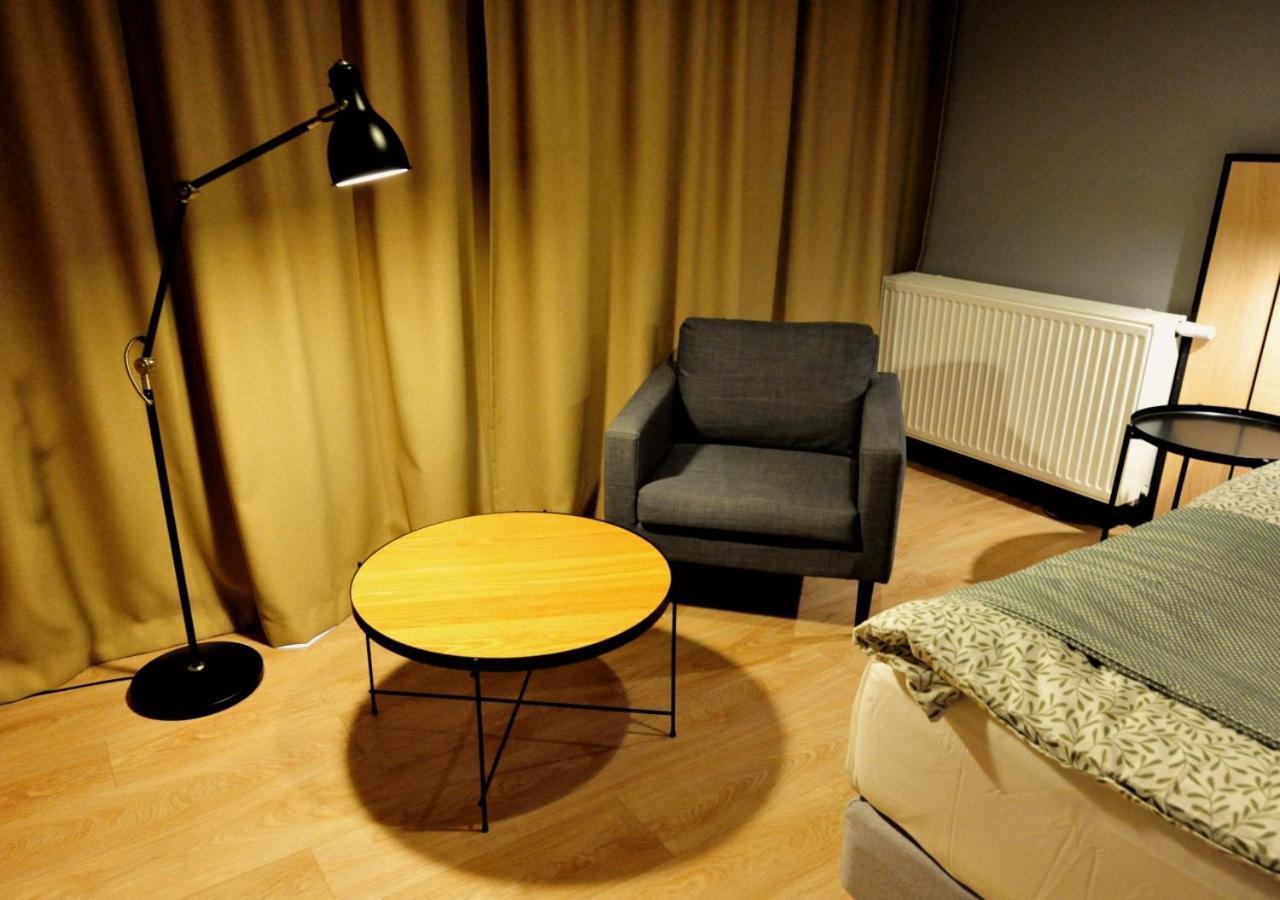 Bk Aparthotel Praga - National Stadium - Comfortable Apartment For 4 People Varsó Kültér fotó