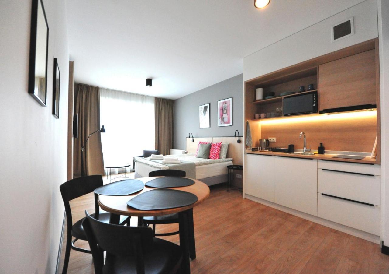 Bk Aparthotel Praga - National Stadium - Comfortable Apartment For 4 People Varsó Kültér fotó